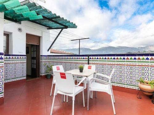 Voguish Holiday Home In Arriate With Terrace