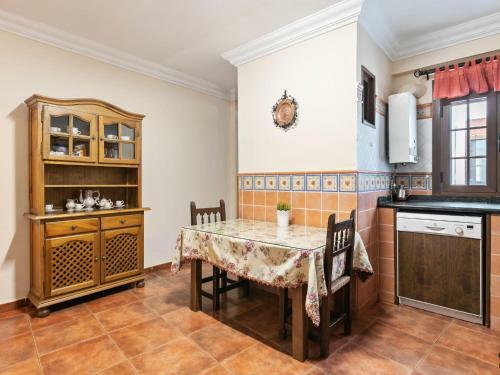 Voguish Holiday Home In Arriate With Terrace