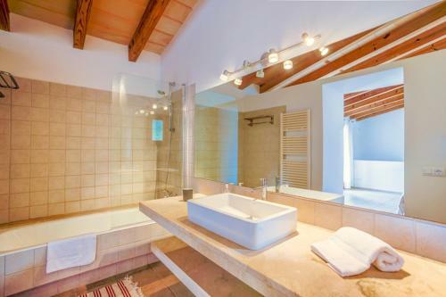 Arta Villa Sleeps 6 Pool Air Con Wifi