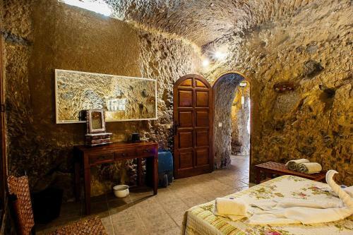 Holiday Accomodations H�hlenwohnungen Artenara - Lpa01041-uya