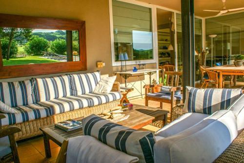 Mas Pinell Villa Sleeps 9 With Pool And Wifi
