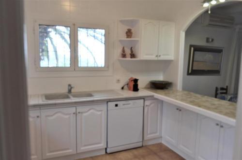 Begur Villa Sleeps 8 With Pool