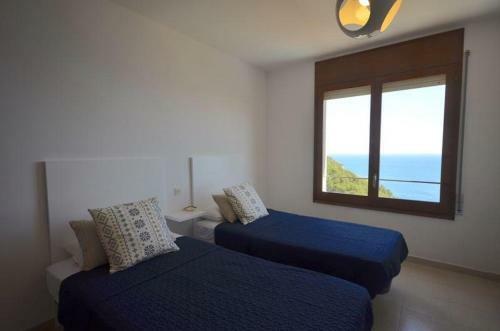 Begur Apartment Sleeps 8 With Pool And Wifi