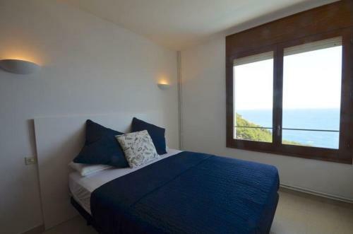Begur Apartment Sleeps 8 With Pool And Wifi