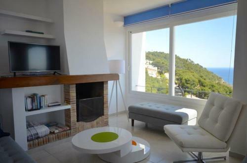 Begur Apartment Sleeps 8 With Pool And Wifi