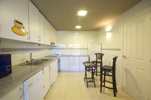 Begur Apartment Sleeps 7 With Pool And Air Con