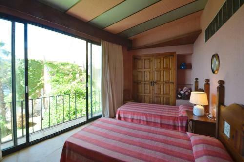 Begur Apartment Sleeps 6 With Pool And Air Con