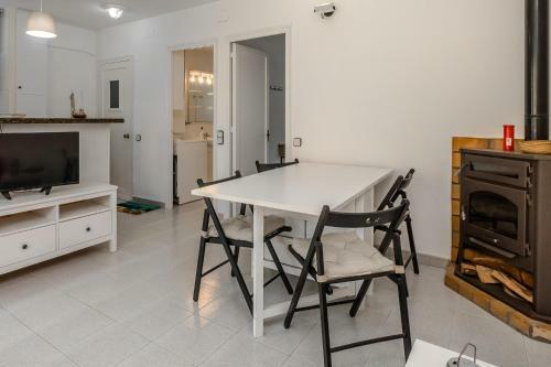 Apartment In Begur Sleeps 2