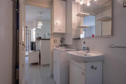 Apartment In Begur Sleeps 2