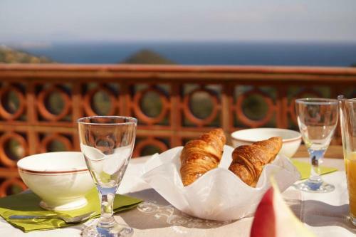 Begur Holiday Home Sleeps 8 With Wifi