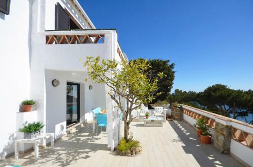 Begur Apartment Sleeps 6 With Pool And Wifi