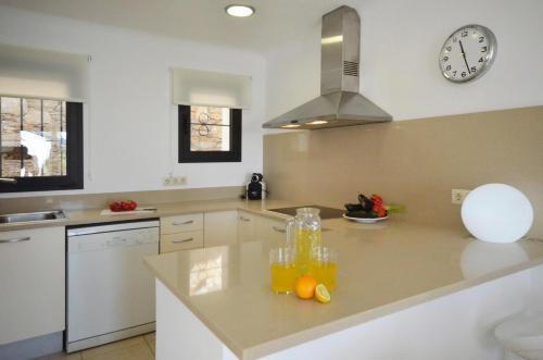 Begur Apartment Sleeps 6 With Pool And Wifi