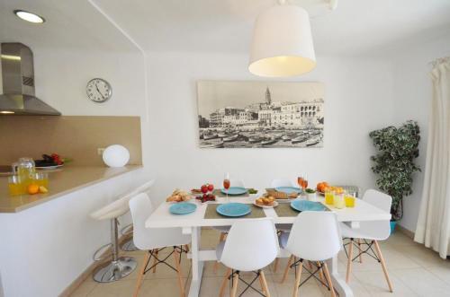 Begur Apartment Sleeps 6 With Pool And Wifi