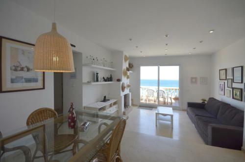 Begur Apartment Sleeps 4 With Pool And Wifi