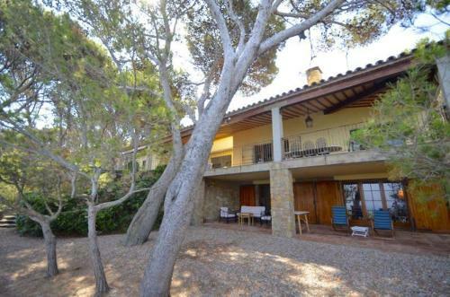 Begur Villa Sleeps 10 With Pool And Wifi