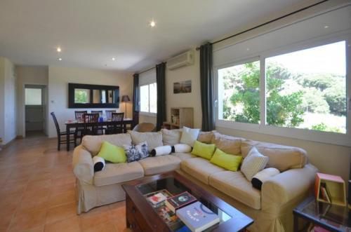 Begur Villa Sleeps 10 With Pool And Air Con