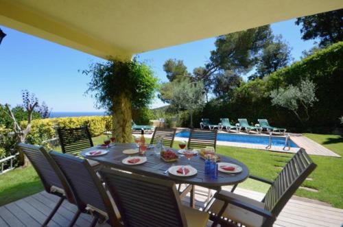 Begur Villa Sleeps 10 With Pool And Air Con
