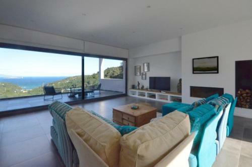 Villa In Begur Sleeps 8 With Pool
