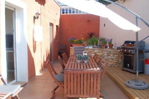 Begur Villa Sleeps 8 With Air Con