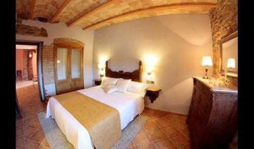 Balsareny Villa Sleeps 10 With Pool