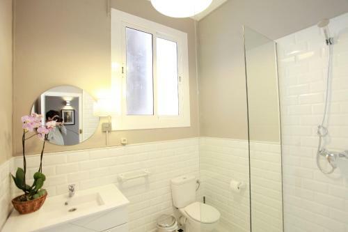 Hostal Close To Passeig de Gracia B&B