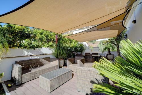 A Beautiful Modern Villa In Benahavis Hills