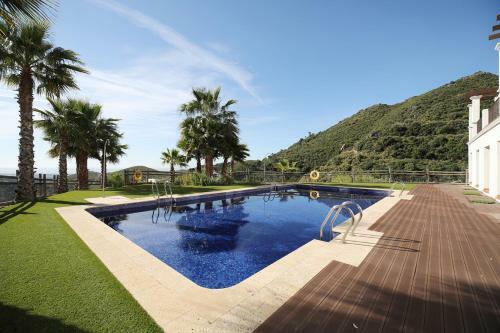 A Beautiful Modern Villa In Benahavis Hills