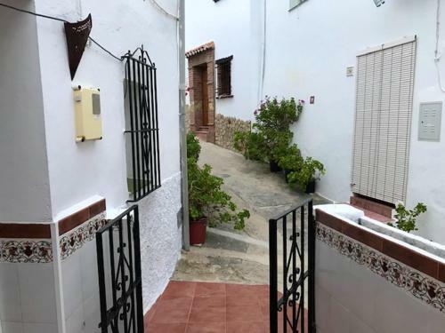 House With 3 Bedrooms In Benalauria With Wifi