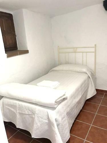 House With 3 Bedrooms In Benalauria With Wifi
