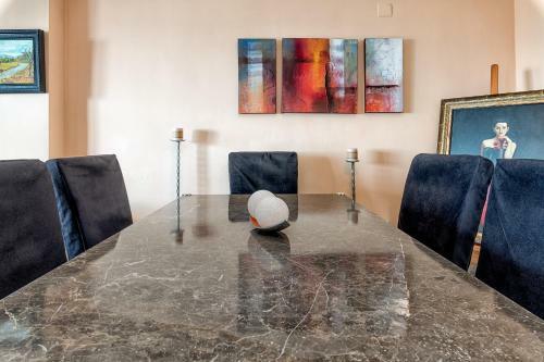 Costa Quebrada Beachfront Apartment