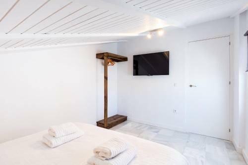 Benalmadena: Adosado Con Piscina Y Jardin
