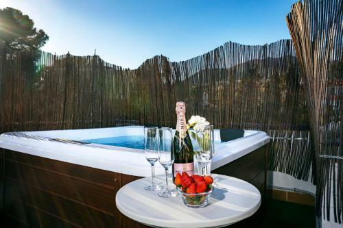 Luxury Villa - Sea Views - Heated Pool - Jacuzzi