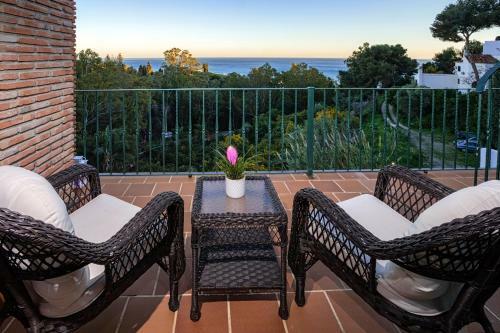 Luxury Villa - Sea Views - Heated Pool - Jacuzzi
