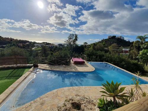 Alluring Holiday Home In Benalm�dena With Swimming Pool