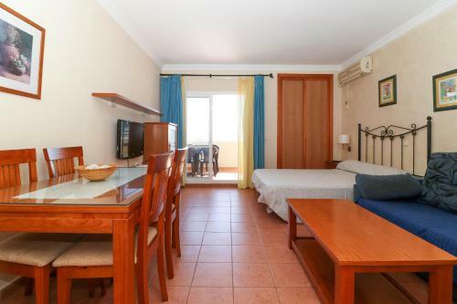 Hotel Benal Beach Resort By Rafleys