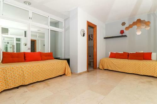7br Villa Azahar By Rafleys, Private Pool, 7 Mins Walk To Everything
