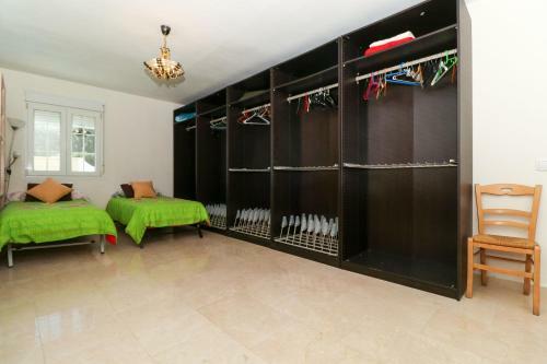 7br Villa Azahar By Rafleys, Private Pool, 7 Mins Walk To Everything