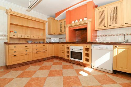 7br Villa Azahar By Rafleys, Private Pool, 7 Mins Walk To Everything
