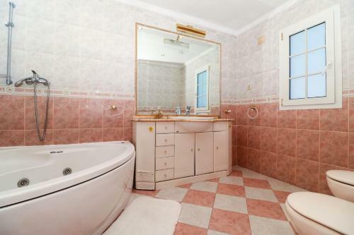 7br Villa Azahar By Rafleys, Private Pool, 7 Mins Walk To Everything