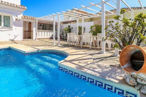 7br Villa Azahar By Rafleys, Private Pool, 7 Mins Walk To Everything