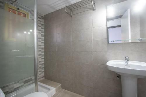 One Apartments By Mc ? Edf. Tr�bol