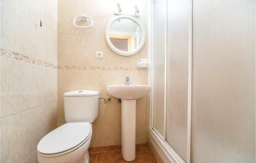 Stunning Home In Benicasim W/ 3 Bedrooms