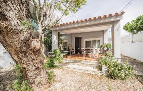 Stunning Home In Benicasim W/ 3 Bedrooms