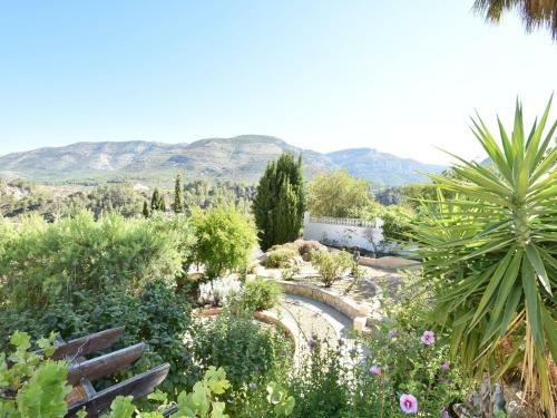 Charming Villa For 9 People Distributed Over 2 Floors, Private Pool