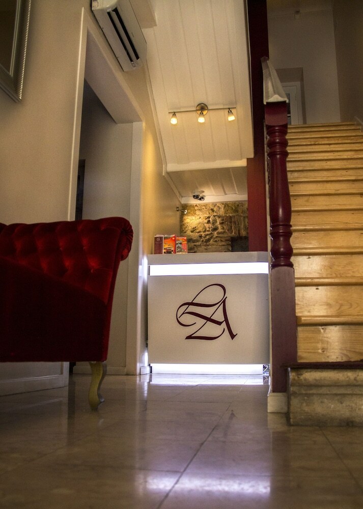 Hotel Lisbon Arsenal Suites