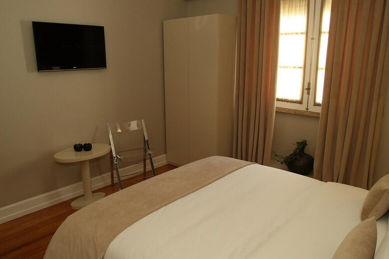 Bed & Breakfast Castilho House