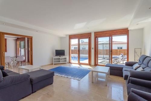 Blanes Villa Sleeps 10 Pool Wifi