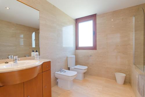 Blanes Villa Sleeps 10 Pool Wifi
