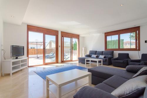 Blanes Villa Sleeps 10 Pool Wifi