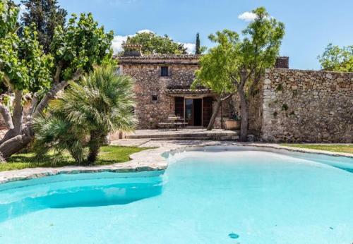 Ullaro Villa Sleeps 10 With Pool And Wifi